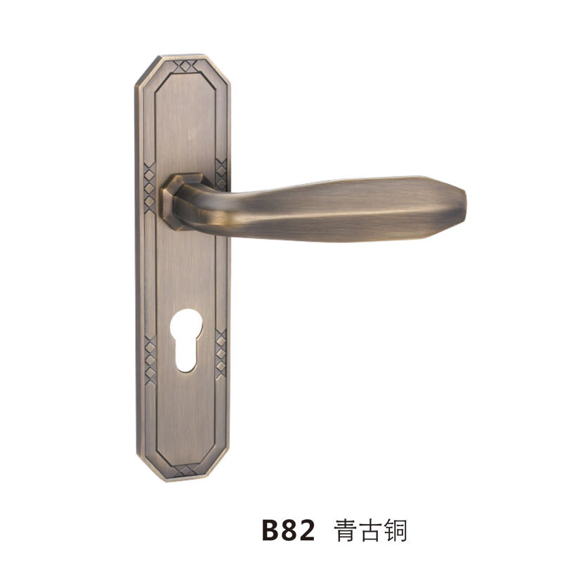 B82 青（qīng）古銅