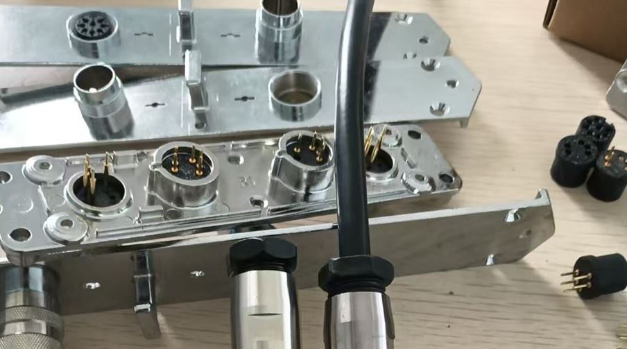 銅鋅（xīn）合（hé）金（jīn）接（jiē）頭蓋板